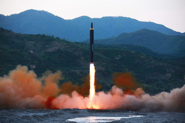 كوريا الشمالية تختبر صاروخًا "مجهول الهوية"