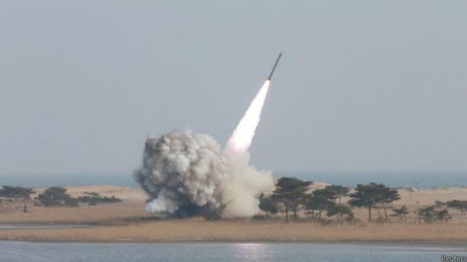 كوريا الشمالية تطلق صاروخا باليستيا ثالثا خلال 3 أسابيع