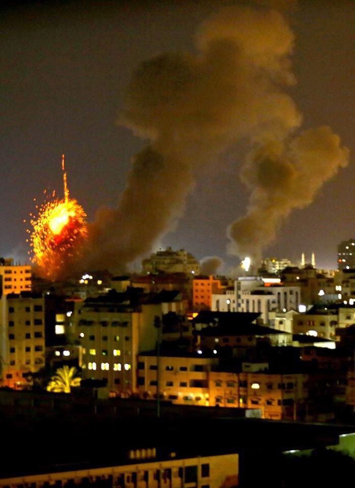 كوهين يتحدى خلفان: أتُنْكر مشاركة طيار إماراتي بقصف غزة؟!