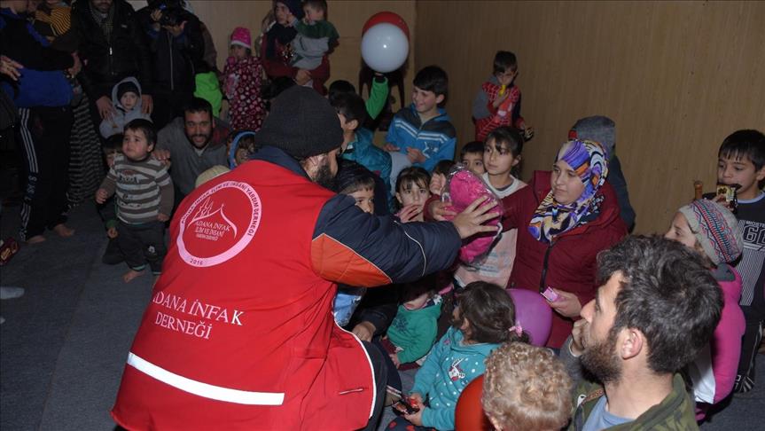 مساعدات تركية للاجئين محاصرين بلبنان جراء عاصفة "نورما"