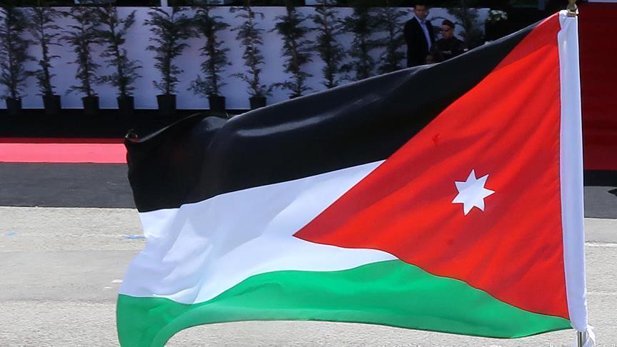 مسيرة شعبية غاضبة وسط العاصمة الأردنية تطالب بإسقاط الحكومة