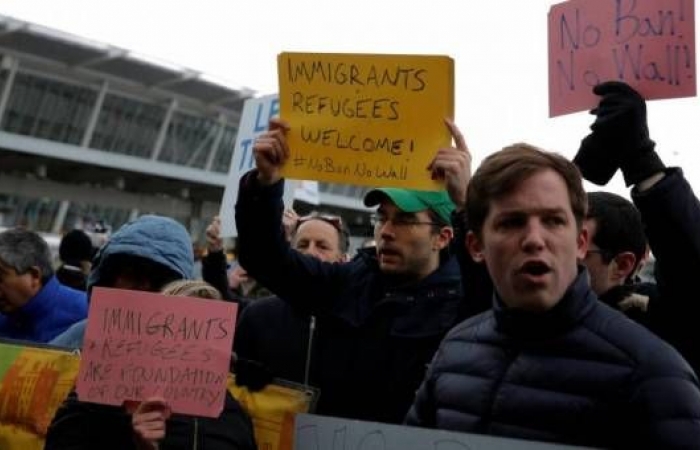 مظاهرة بمطار "كنيدي" بنيويورك احتجاجًا على قرار حظر دخول المسلمين
