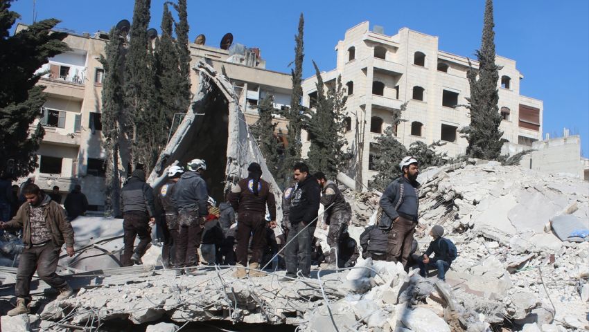 مقتل21 شخصاَ في قصف جوي على مدينة إدلب شمال سوريا