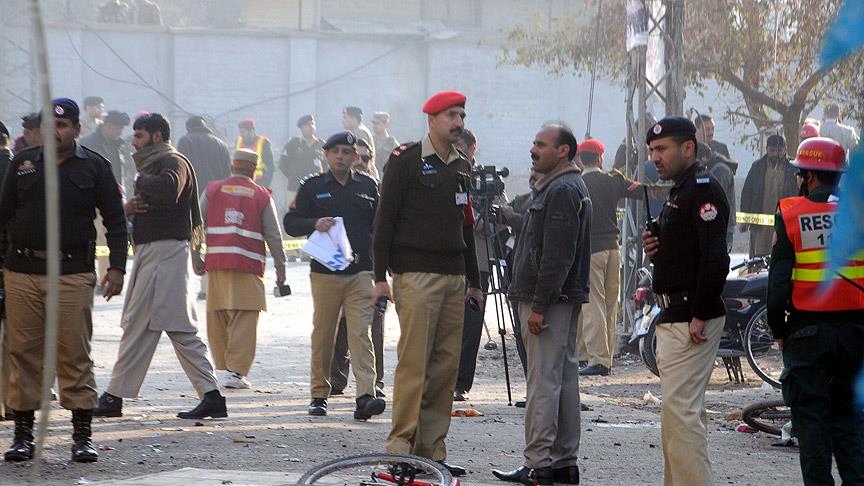 مقتل 12 باكستانيًا جراء تفجير سوق بمنطقة القبائل
