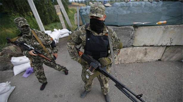 مقتل 5 جنود أوكرانيين في اشتباكات مع انفصاليين شرقي البلاد