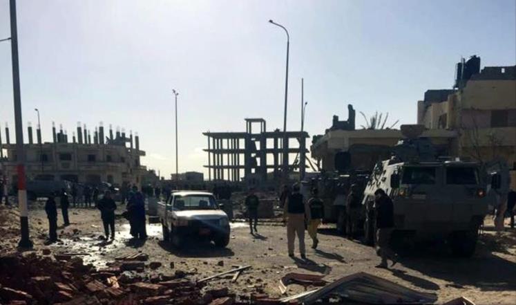 مقتل 5 جنود مصريين برصاص مسلحين وسط سيناء 