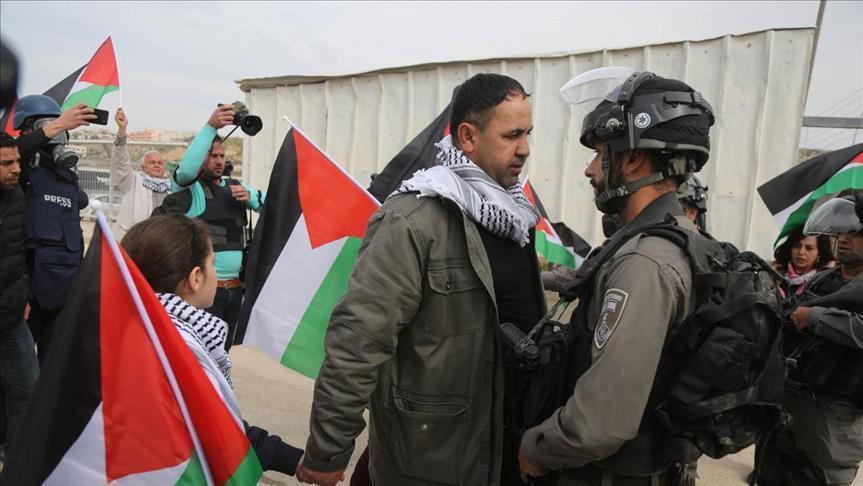 مواجهات بين فلسطينيين والجيش الإسرائيلي في رام الله