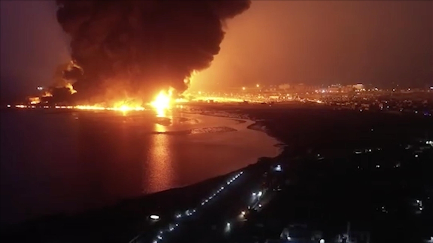 هاجمت إسرائيل ميناء الحديدة اليمني ليلاً!
