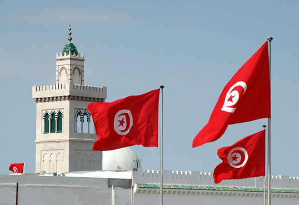 هبوط الدينار وزيادة الضرائب تعرقل اقتناء سيارة في تونس