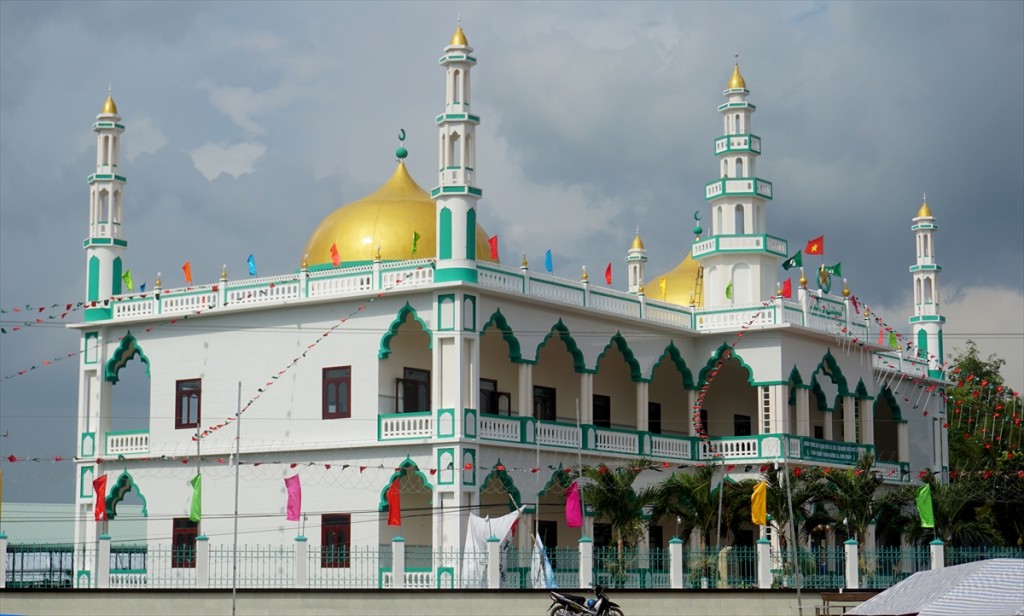 هيئة الإغاثة التركية تفتتح أكبر مسجد في فيتنام