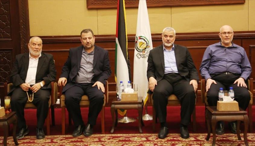 وفد من قيادة حماس بالخارج برئاسة العاروري يصل غزة