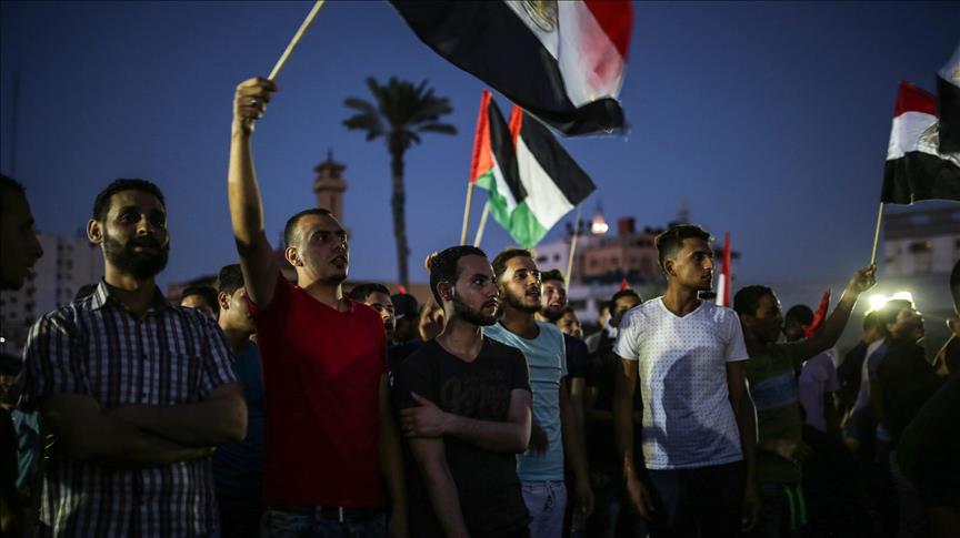 وقفة تضامنية في قطاع غزة تضامنا مع مصر 